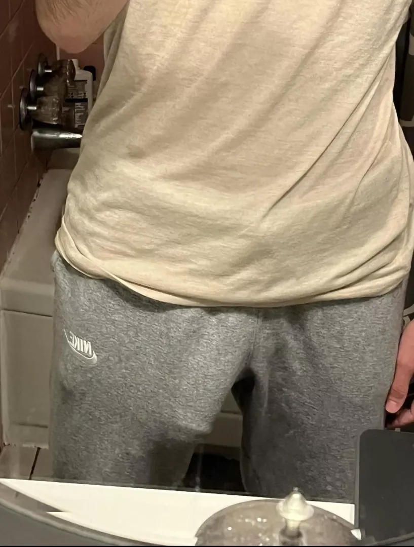 Going to the gym in these, is it too noticeable? (gym ladies tell me what you think )