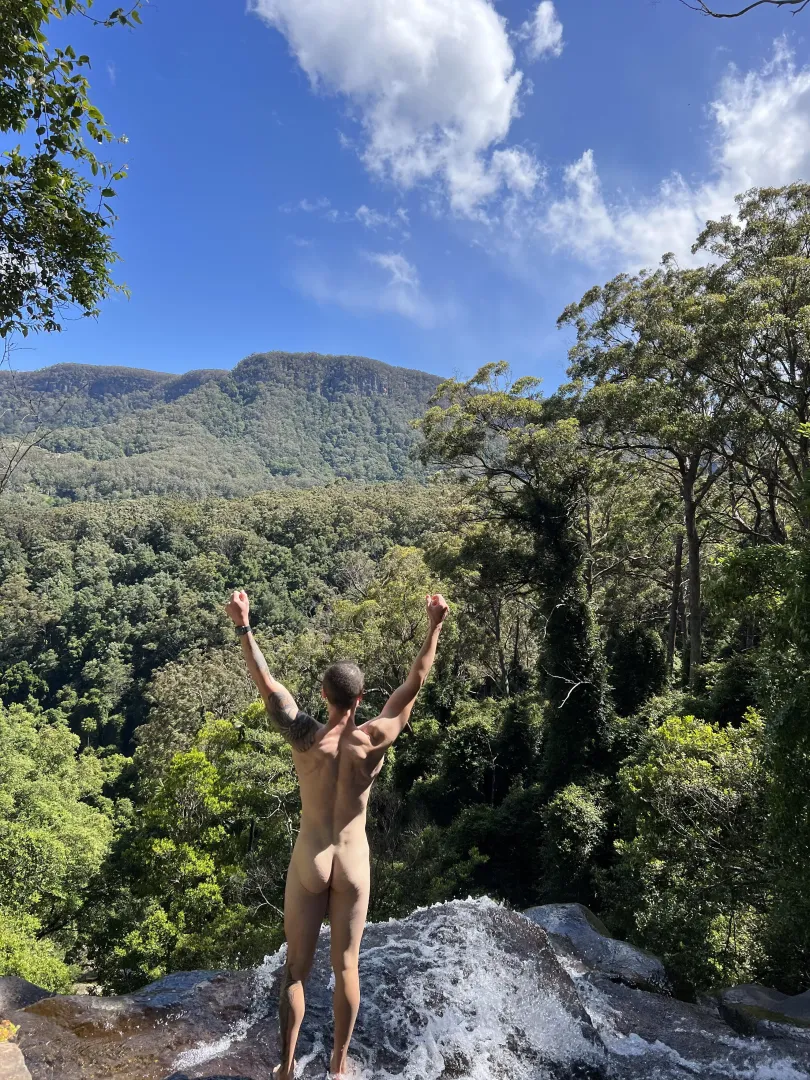 Going wild in the wild [M]