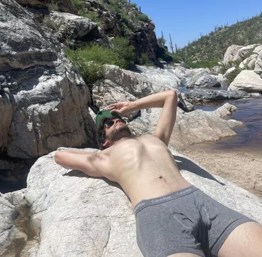 Gon swimmin