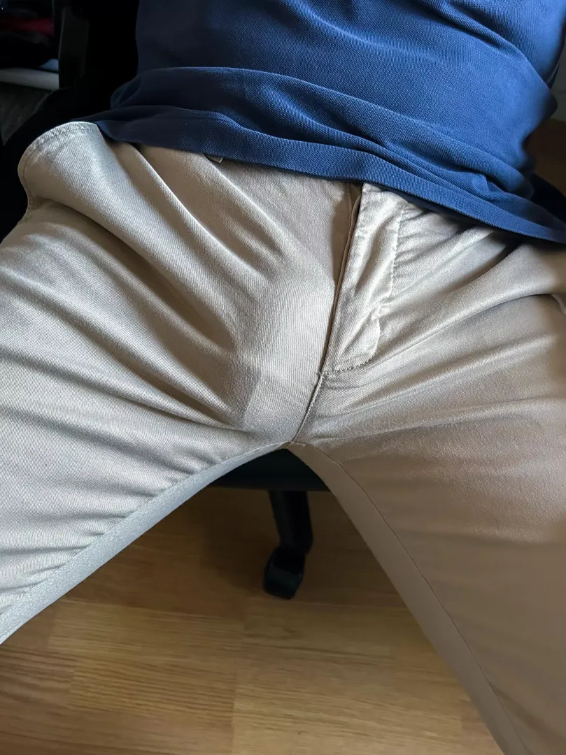 Gonna be difficult to hide if I get hard... 