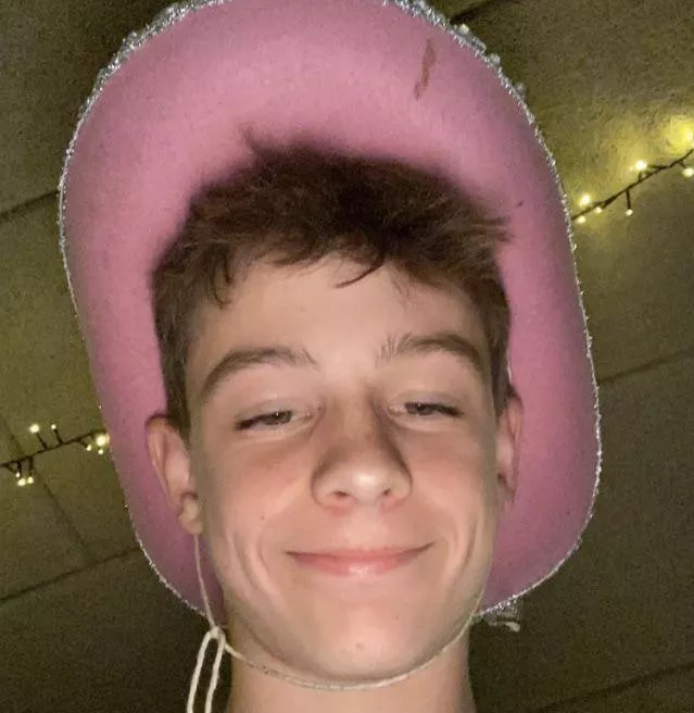 gonna replay RDR2 for the 4th time but wearing this hat 🤠