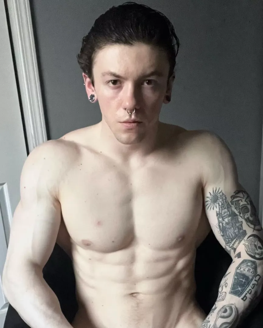 Good afternoon! I want someone to play with today 😈🤤😏