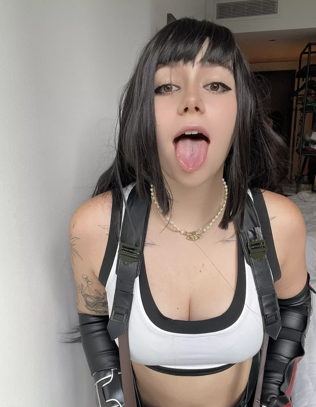 good girls dont let a single drop go to waste ^_^