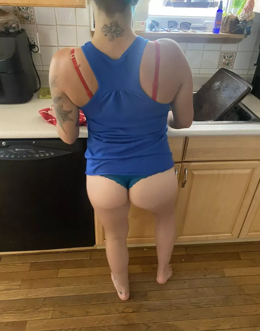 Good little wifey