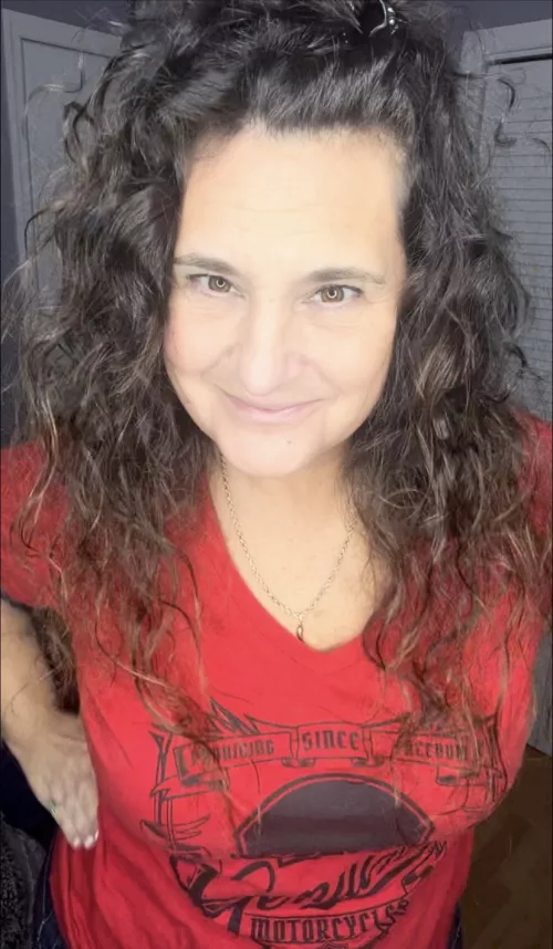 Good Morning Everyone! I'm 52 and I do believe that older women are the best! Have a wonderful day!!