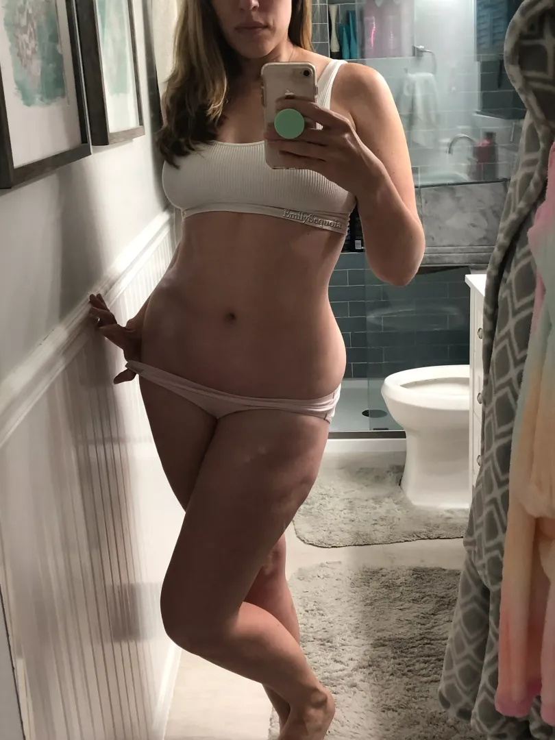 Good morning! Horny mom who loves to tease