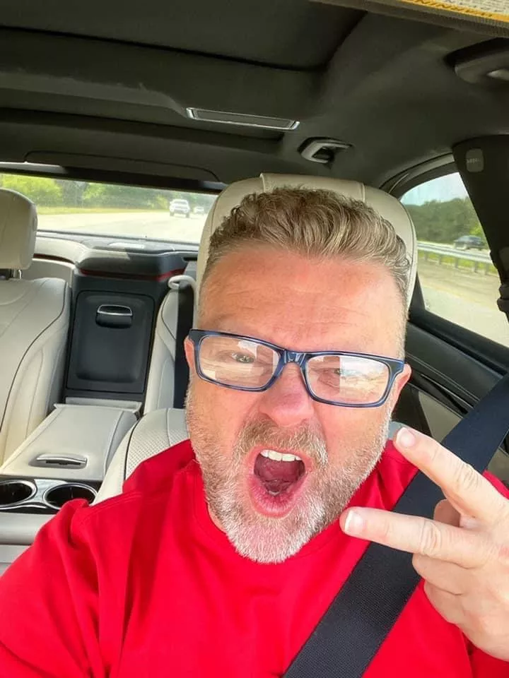 Good morning y’all! Just thought I’d be a bit goofy this morning! Keep smiling!