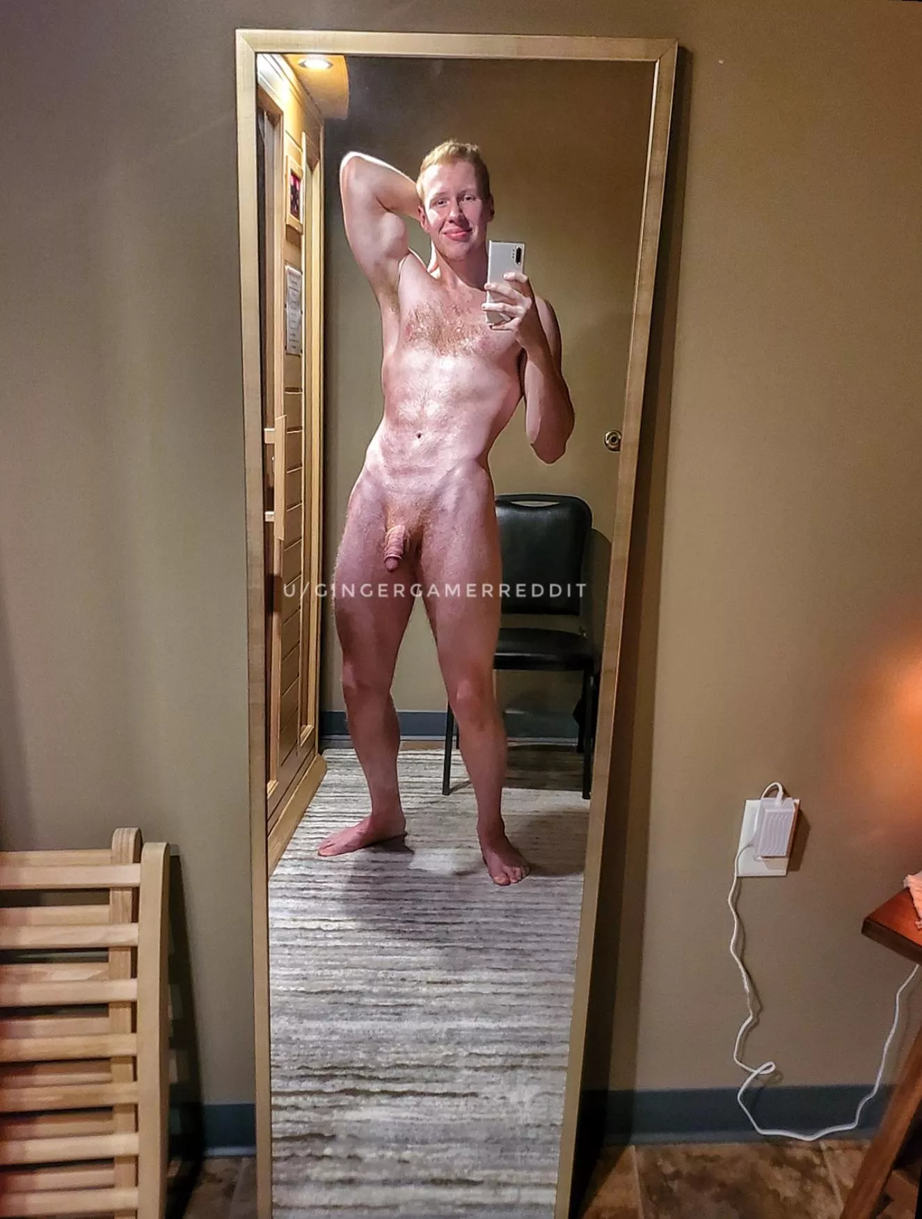 Goodmoring, who's gonna get me hard today in the saunaroom at the gym? [22]