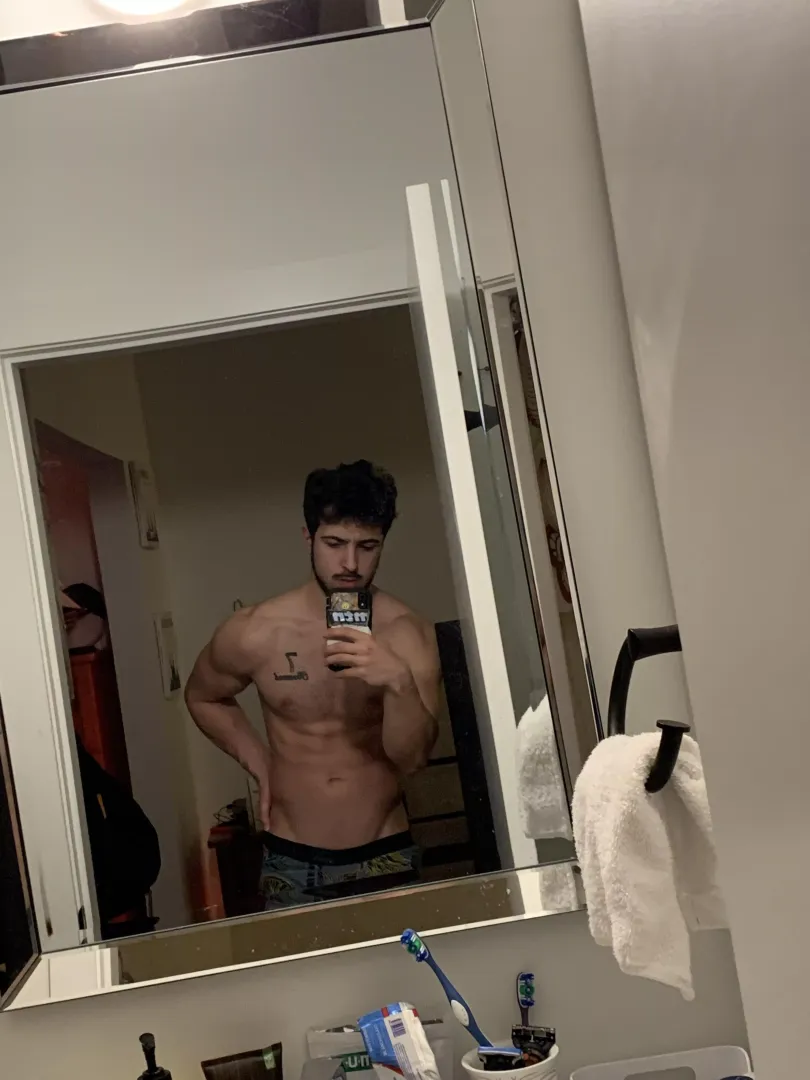Goodnight 👀 (m)