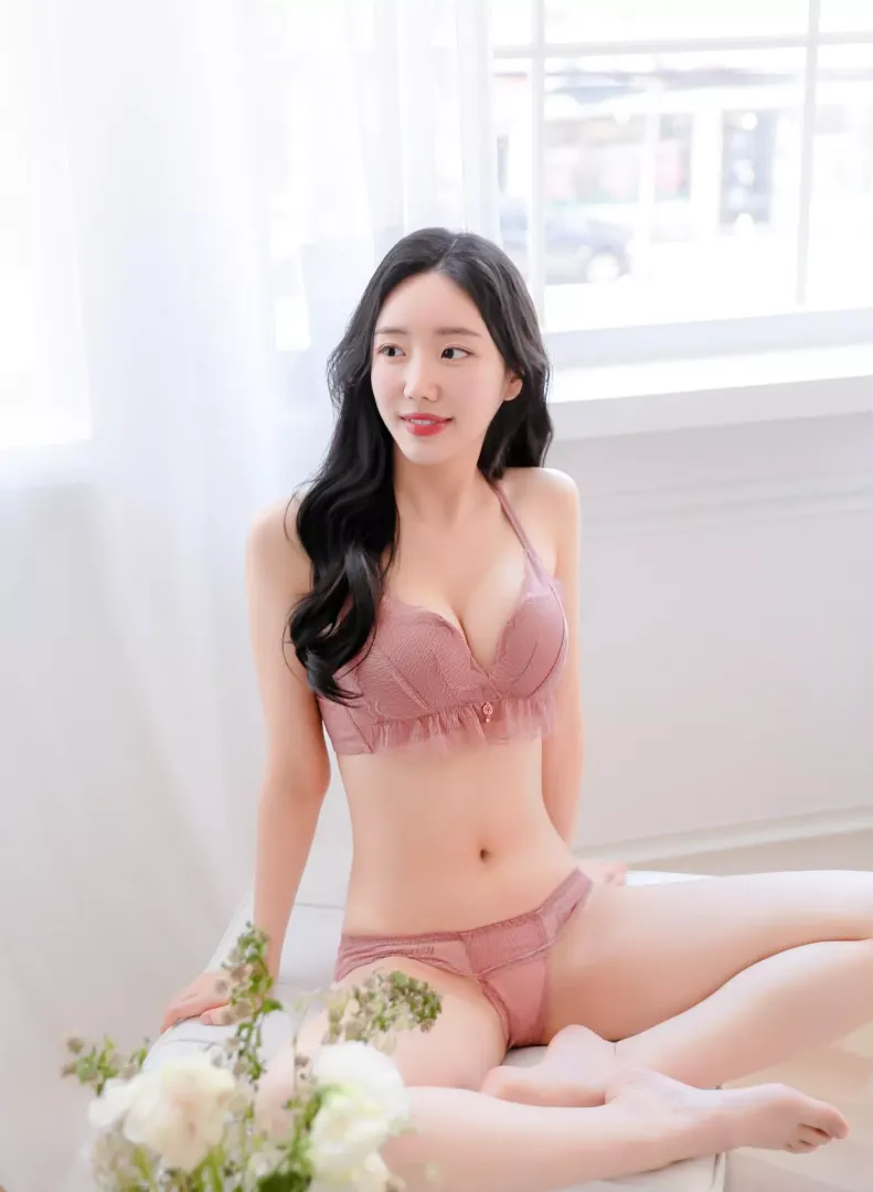 Gorgeous Babe
