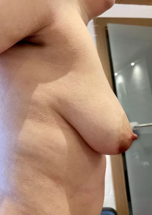 Gorgeous saggy tits!