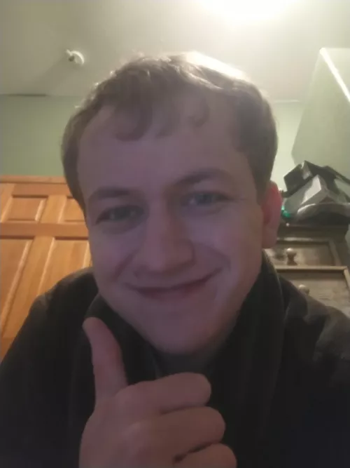 Got a haircut yesterday, and I'm gaming on my PC tonight. 🤗. DM's open. 🤗