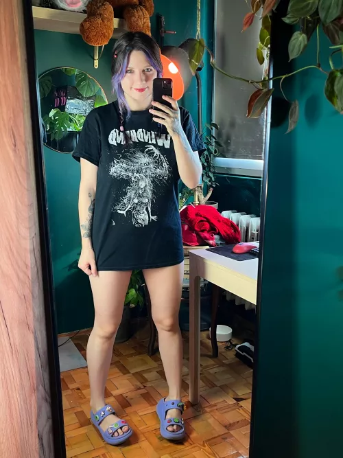 got a new shirt [f]