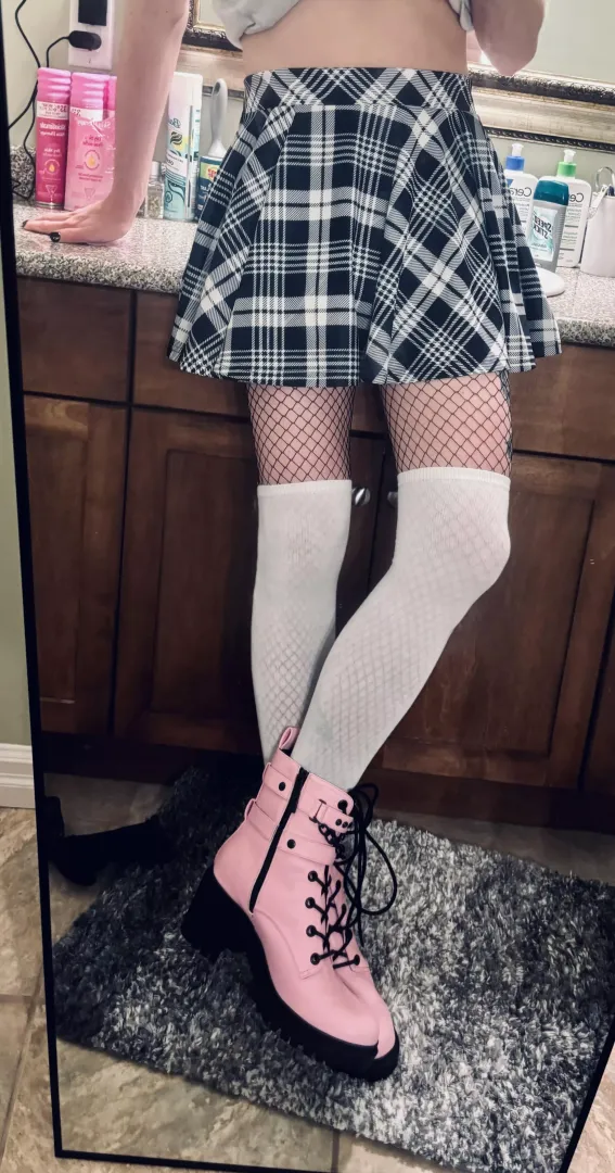 Got myself some new boots for pride month 💜