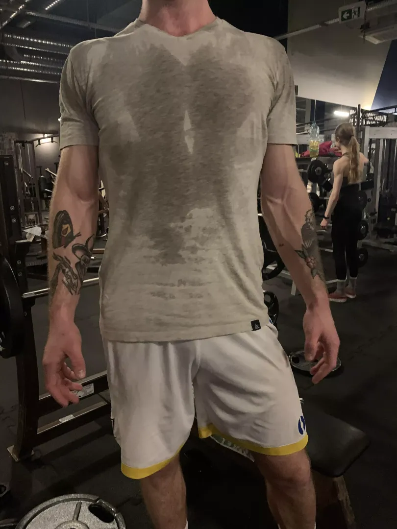 Got this veiny arms cuz been lifting so much ass up
