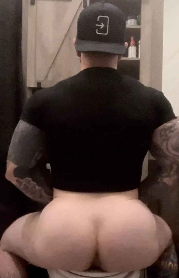  Goth bubble 🌙🍑