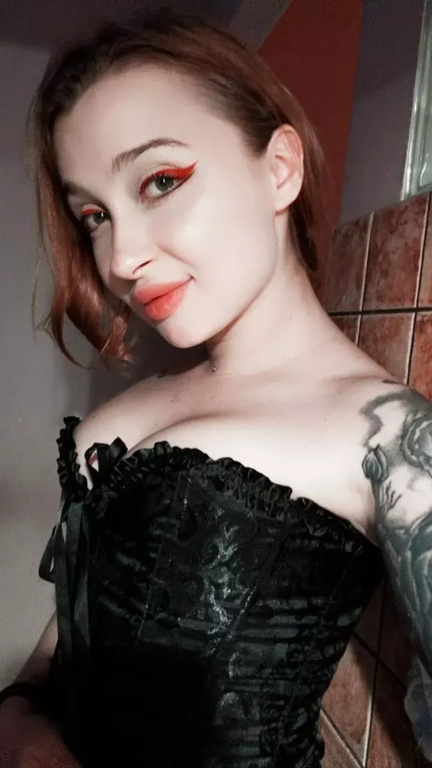 goth girl, just for you 🖤