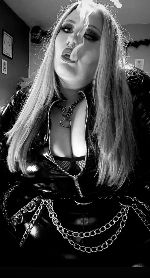 Goth mommy