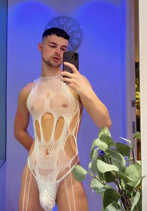 Gothy Kendoll’s Pride Outfit