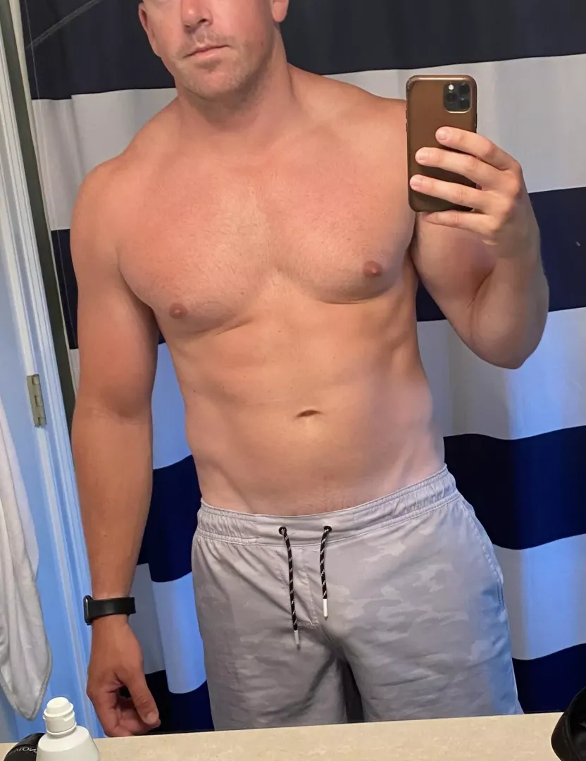 gray shorts > gray sweats?