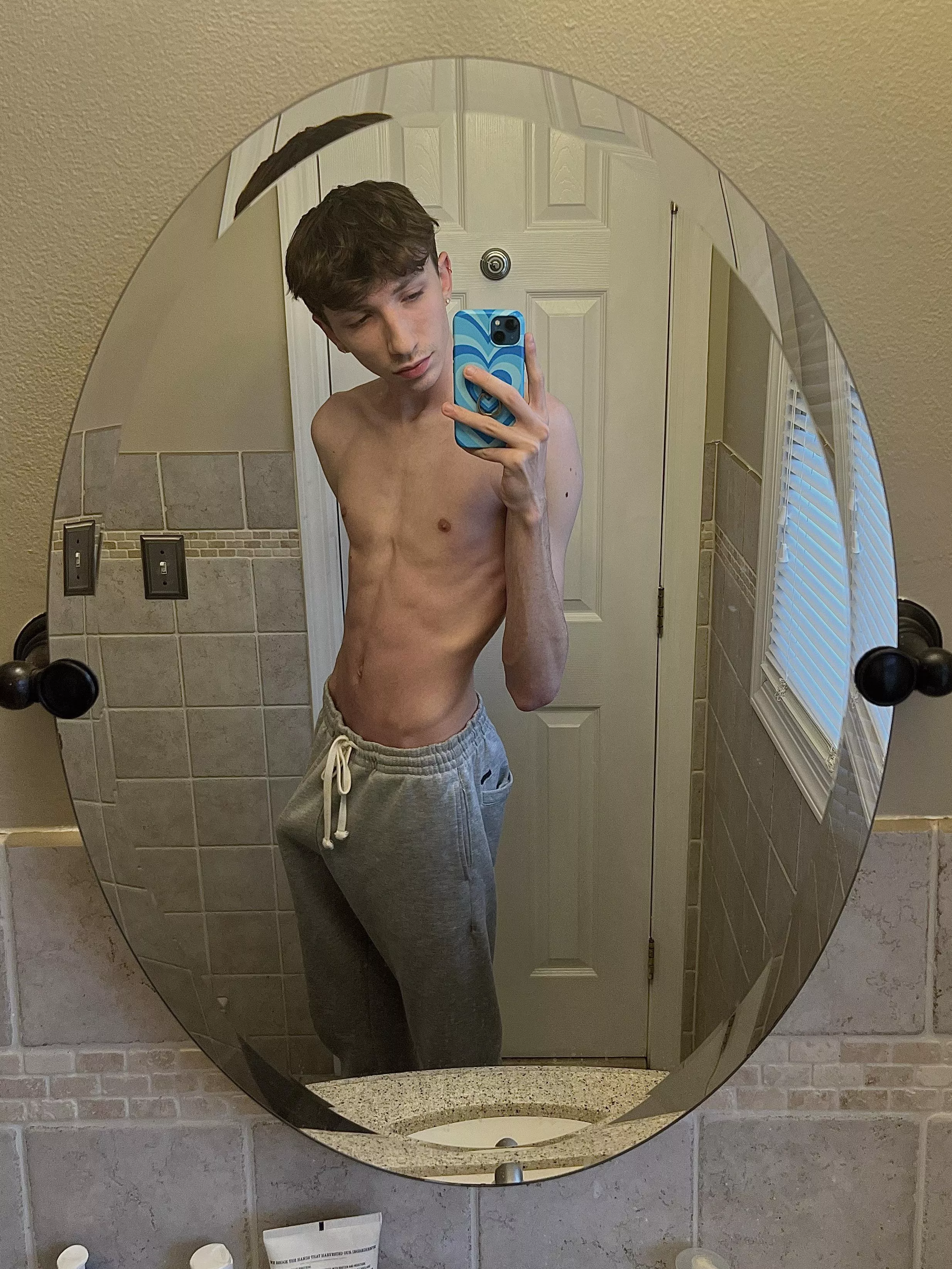 gray sweatpants season is almost over😤