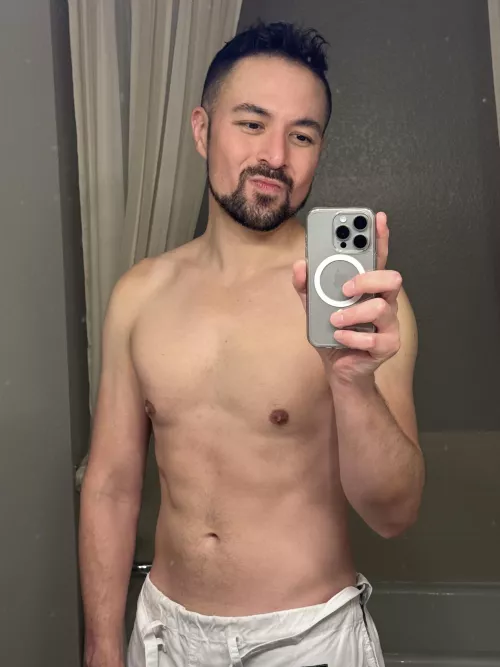 Great workout today. Sweet dreams, bros 😘