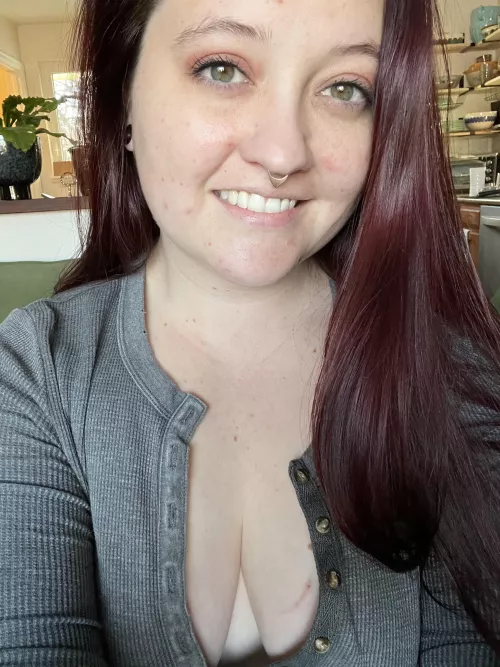 green eyes [F]