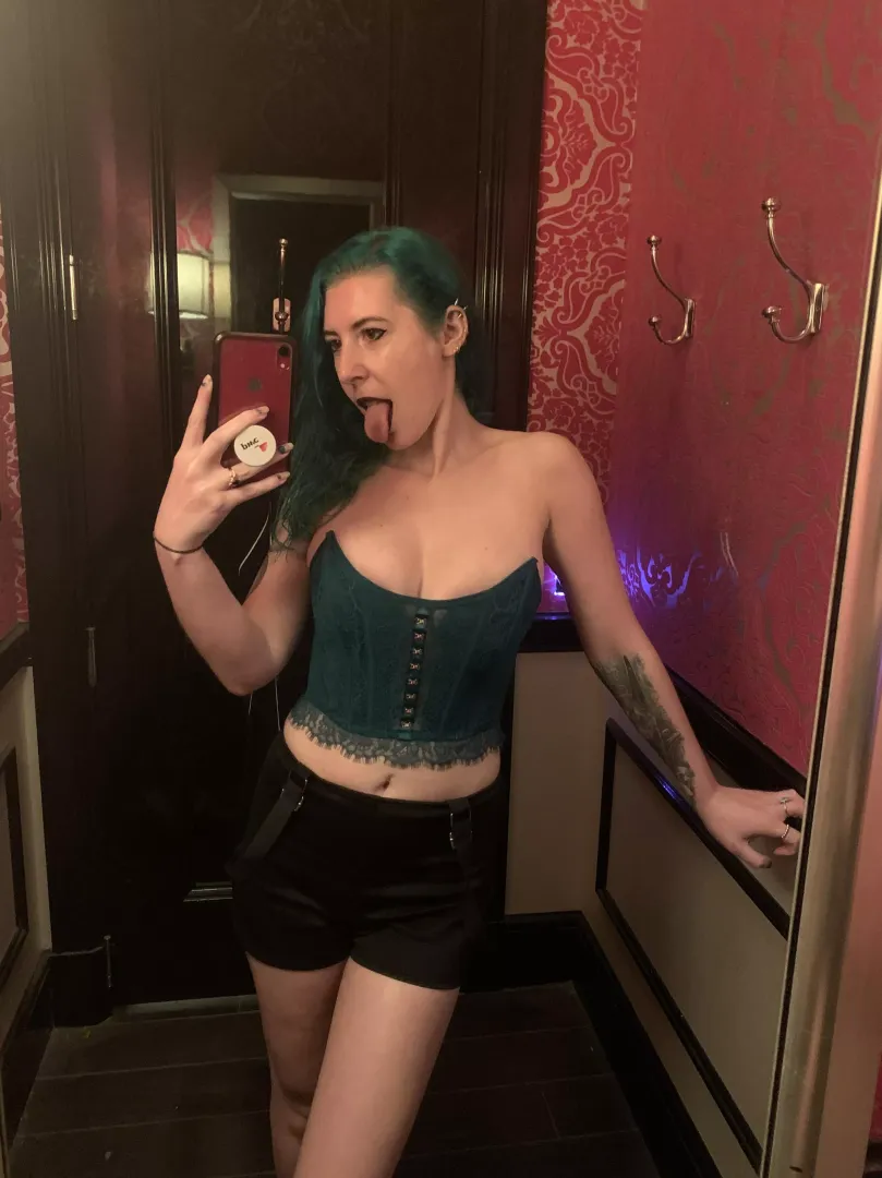 Green tongue