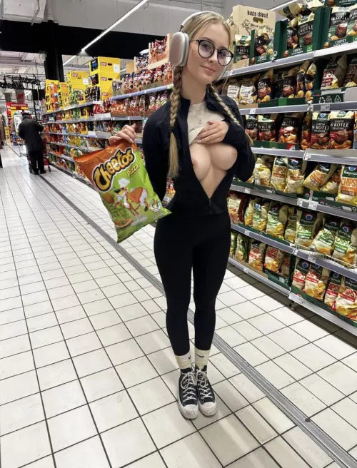 Grocery day with my titties out! <3