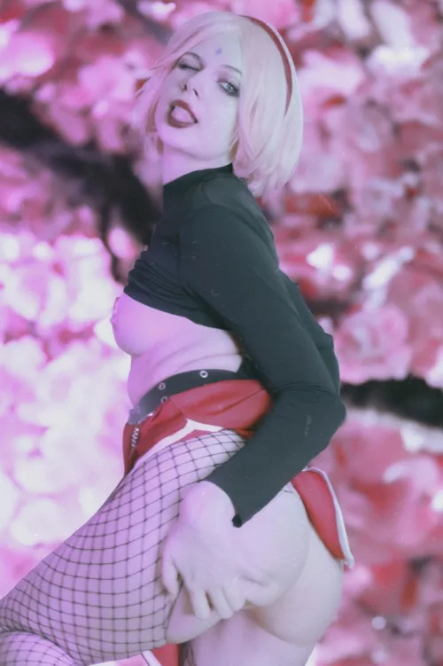 Grown up Sakura Haruno by Ave Ria