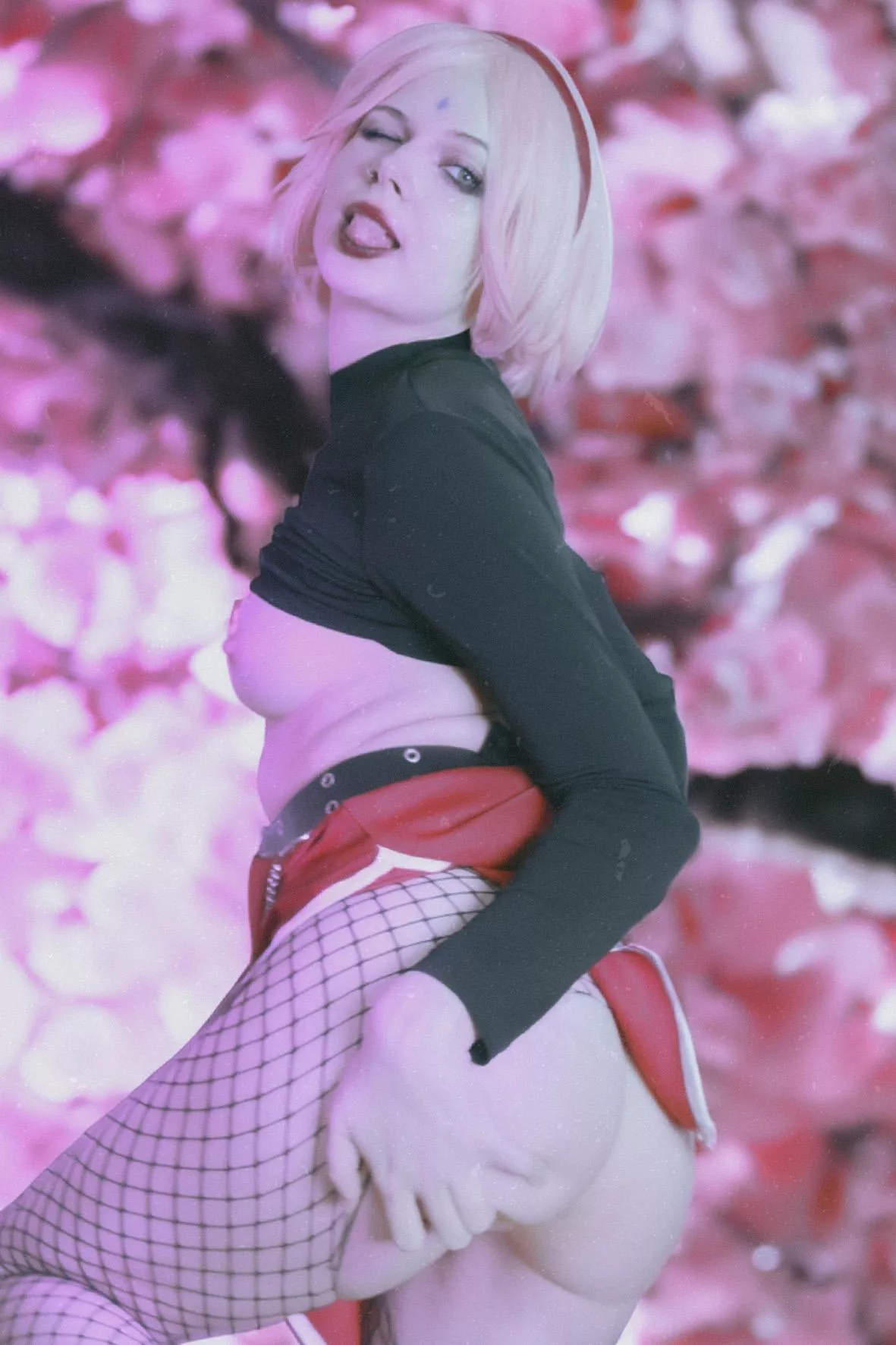 Grown up Sakura Haruno by Ave Ria