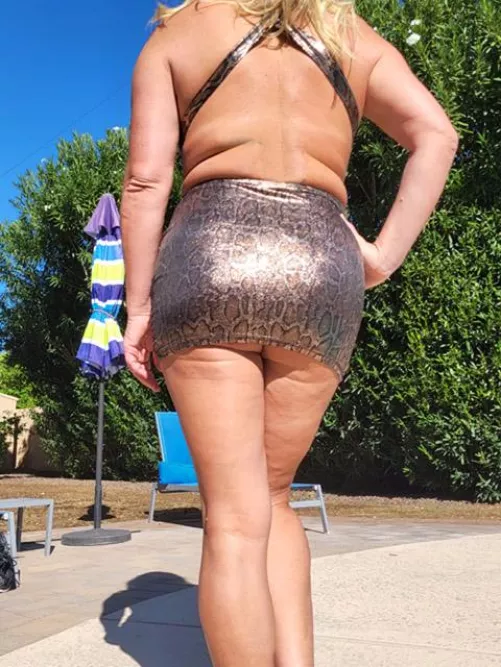 guys at the pool loved the dress