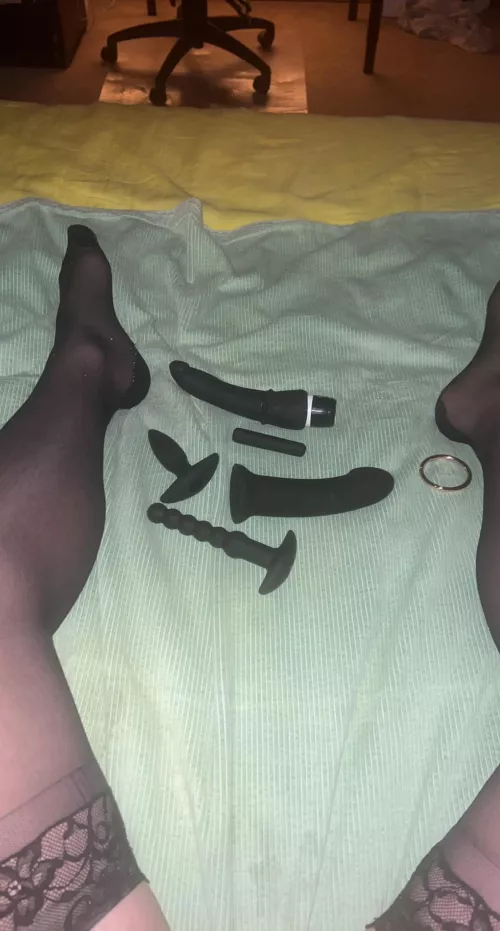 Had some MDMA at home and it’s just me, my stockings and my toys. Would love chatting with any girls about what toys you’d like to use on my first 🥰