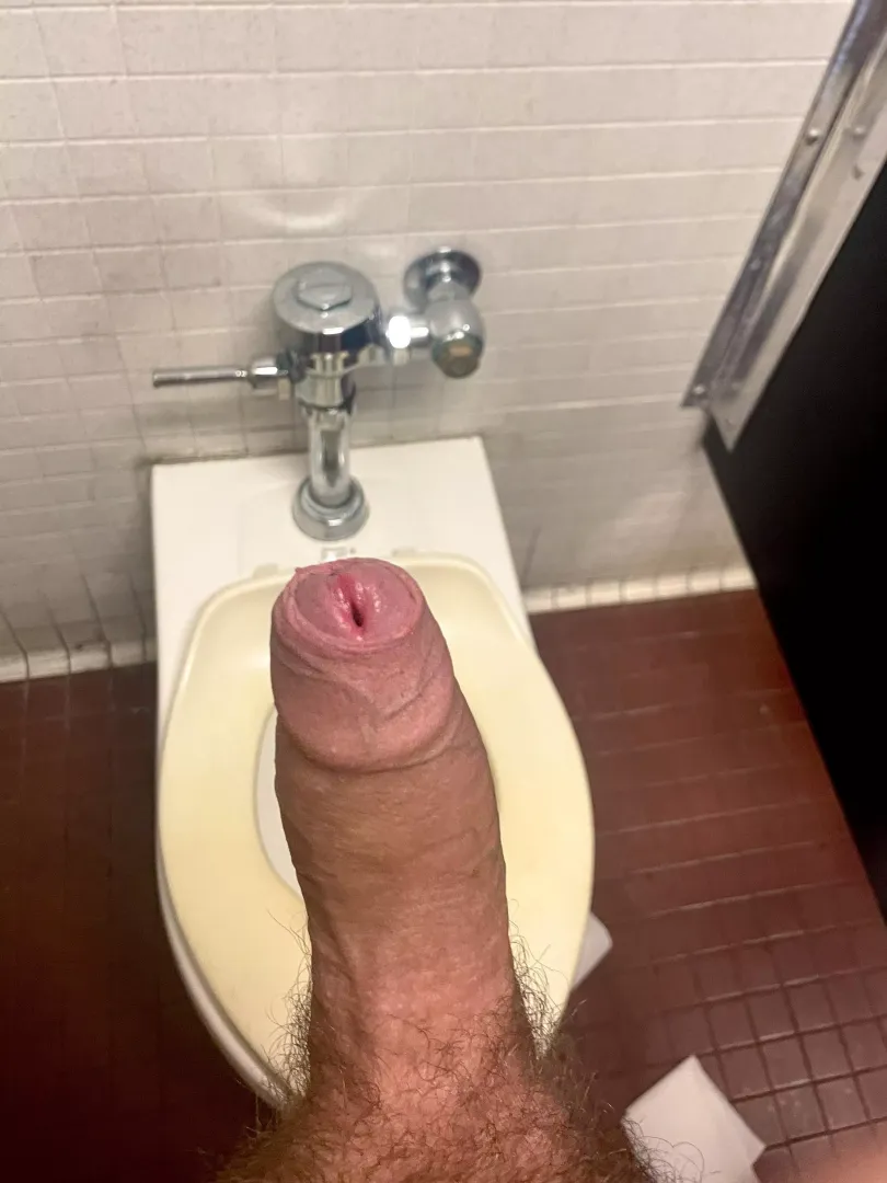 had to leave class early to bust a load in the school bathroom 🤭
