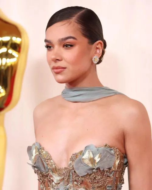 Hailee Steinfeld
