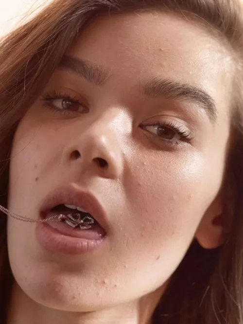 Hailee Steinfeld 