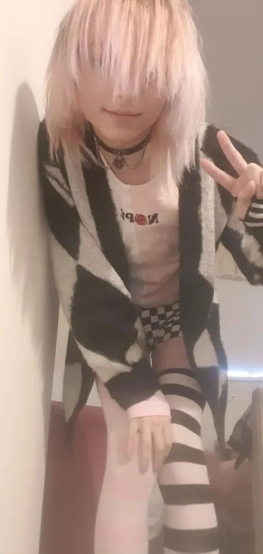 hair is good for hiding behind