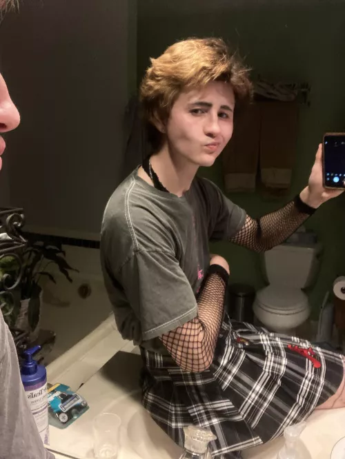 hair is winged :0