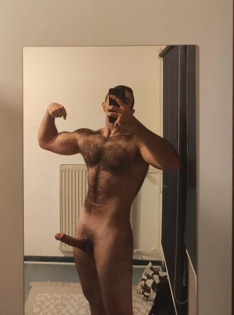 Hairy and big (23)