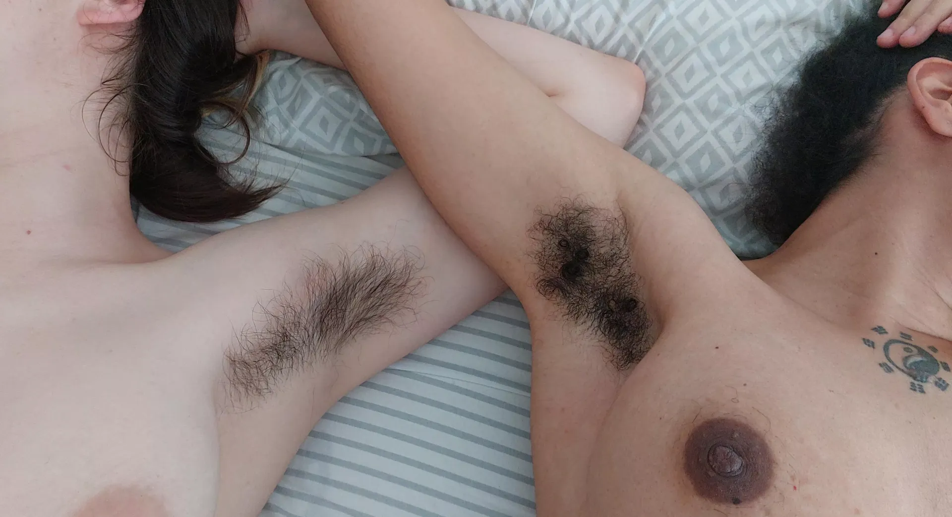 Hairy armpits power 🌓