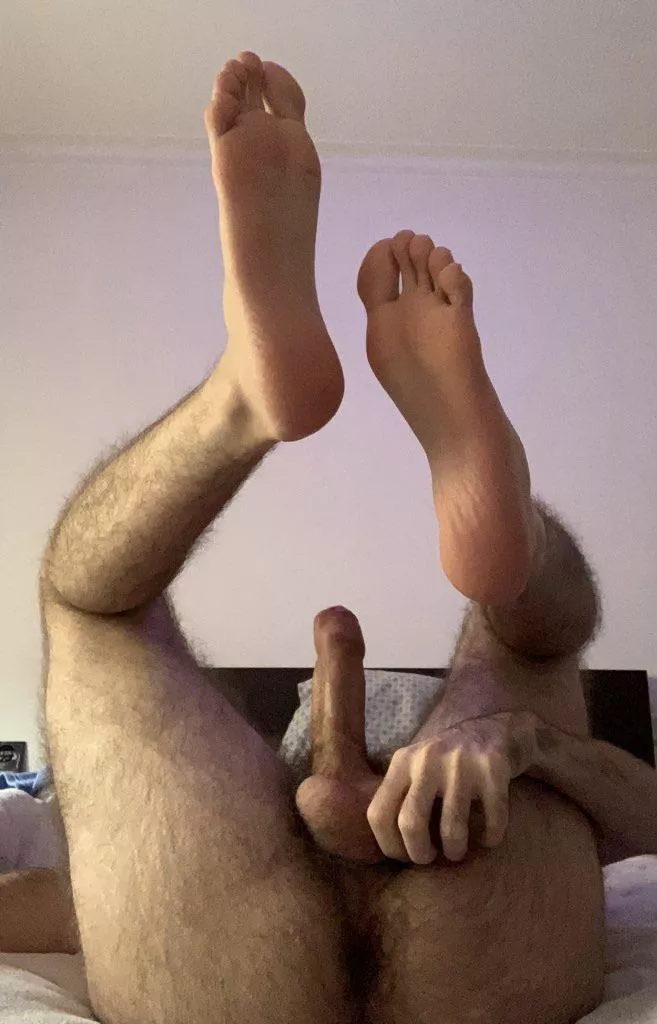 Hairy ass enjoyers?