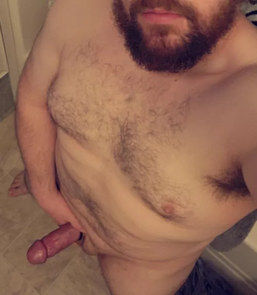 Hairy beard and hard cock 😍 29m