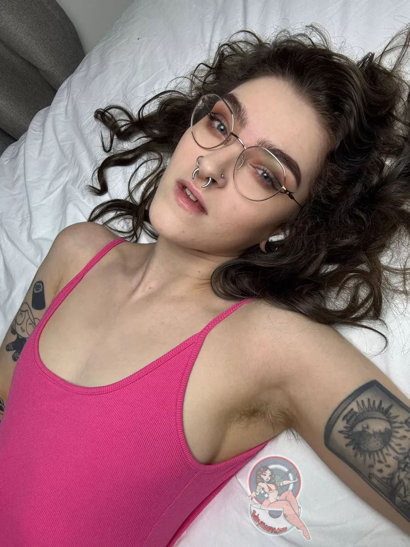 Hairy girls with glasses!