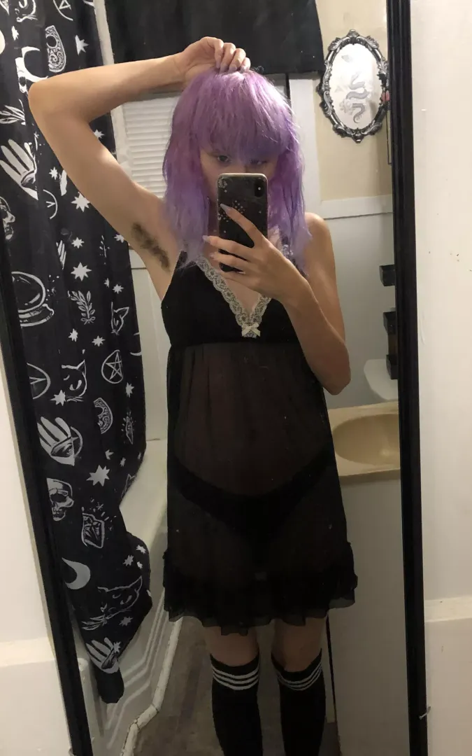 Hairy pits in my nightie
