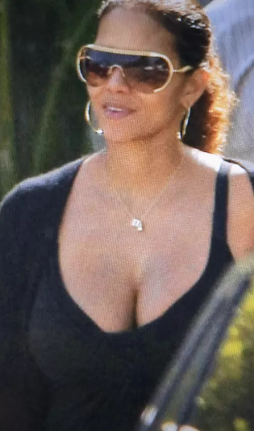 Halle Berry 