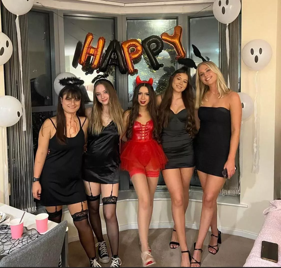 Halloween hunnies