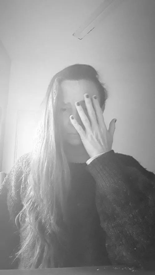 Hands that leal