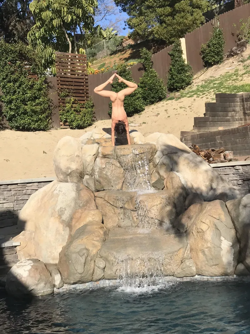 Handstands! You handstand?!