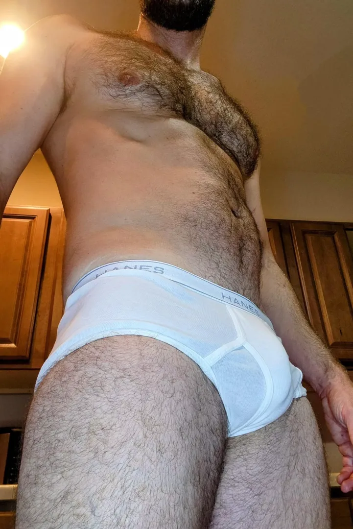 Hanes does a body good