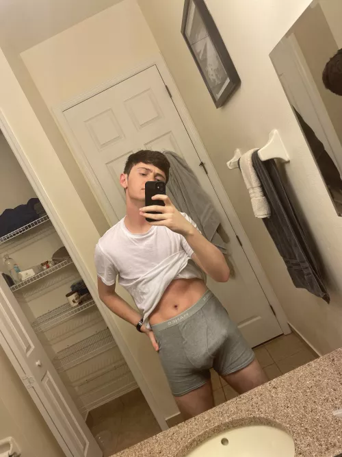 Hanes sponsor admission